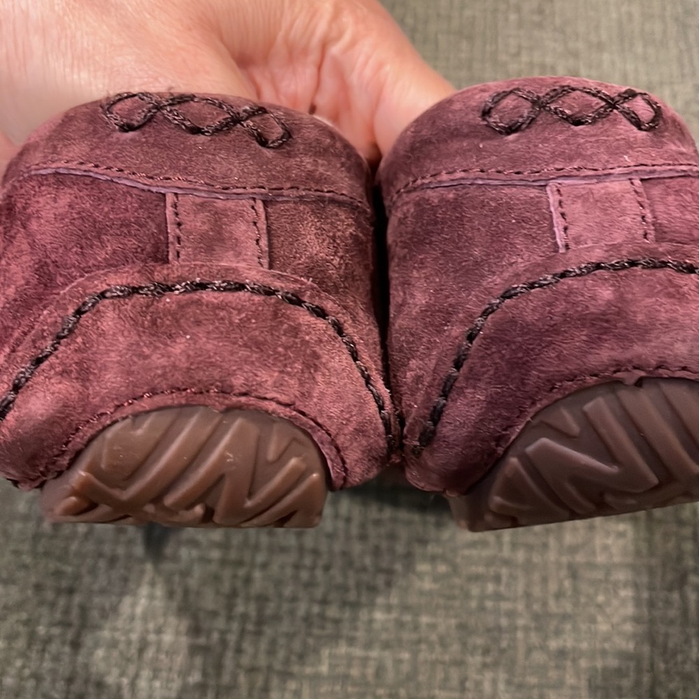 Nuknuuk plum color suede moccasins (sz 8) - Picture 6 of 8